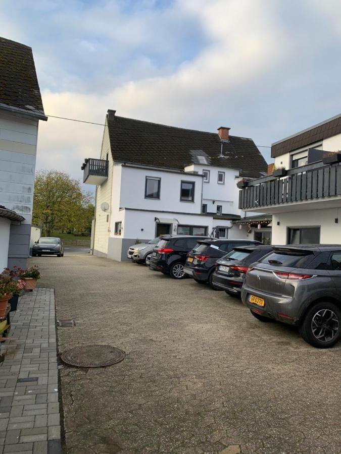 Vina Am Ring Bed & Breakfast Mannebach  Luaran gambar